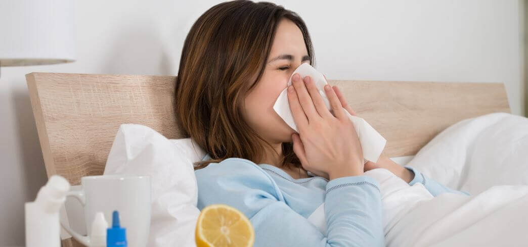 Frau mit einer Erkältung