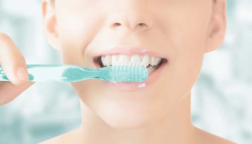 Einmalzahnbürste zur Zahnreinigung